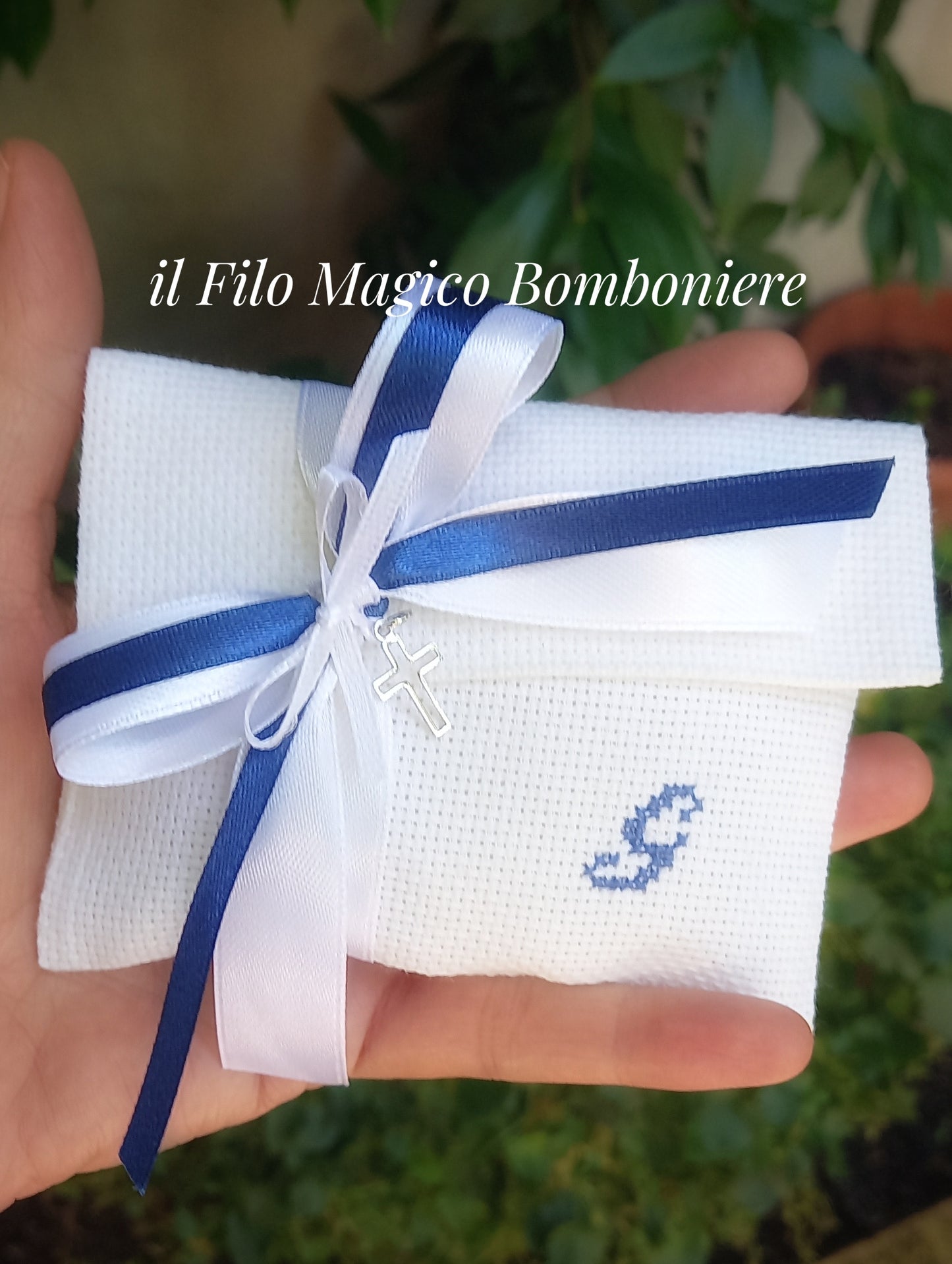 Bomboniera religiosa personalizzata con confetti e bigliettino per comunione o cresima bambino

