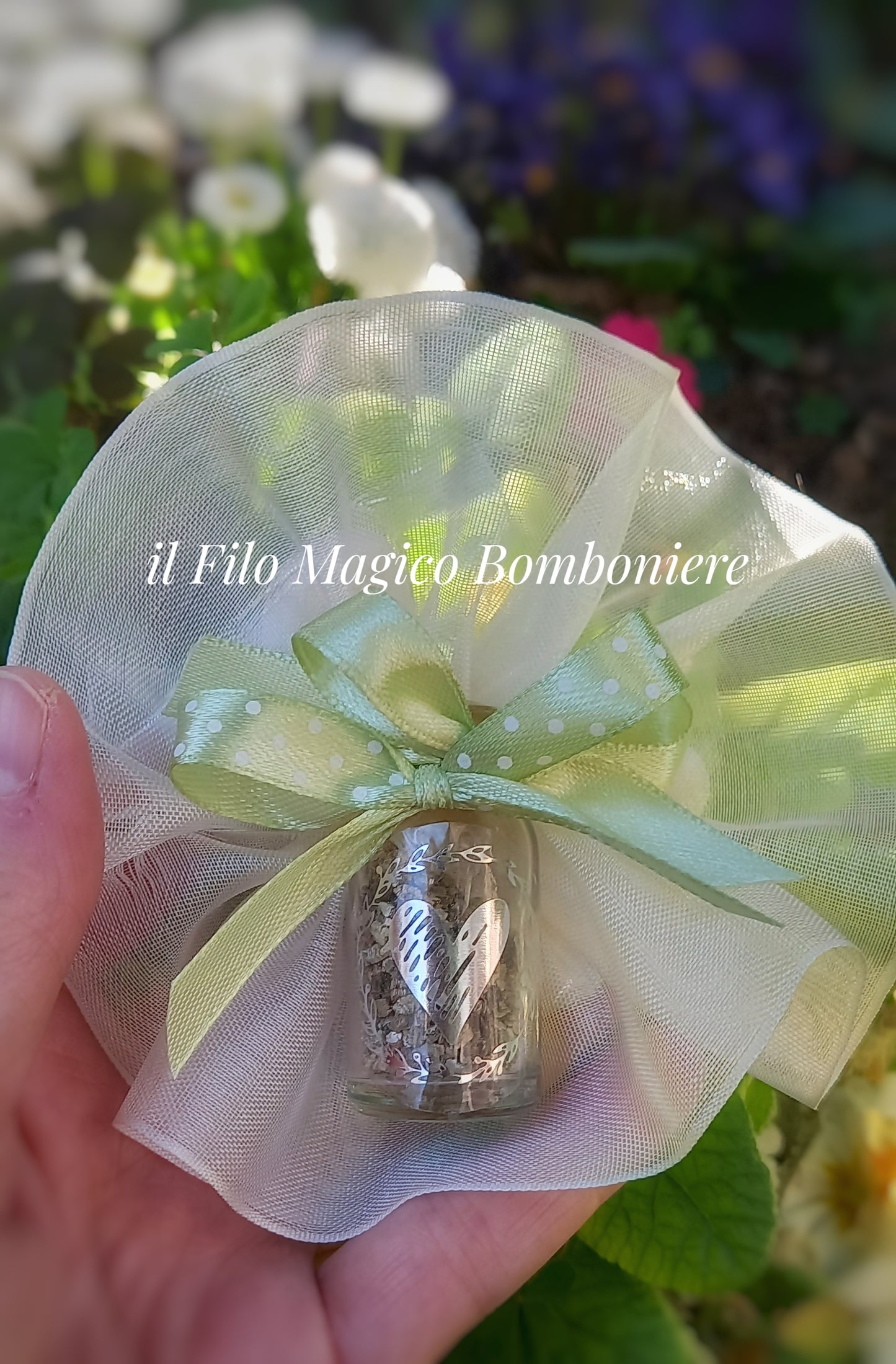 Bomboniera elegante con tulle e boccetta di vetro da 5 cm