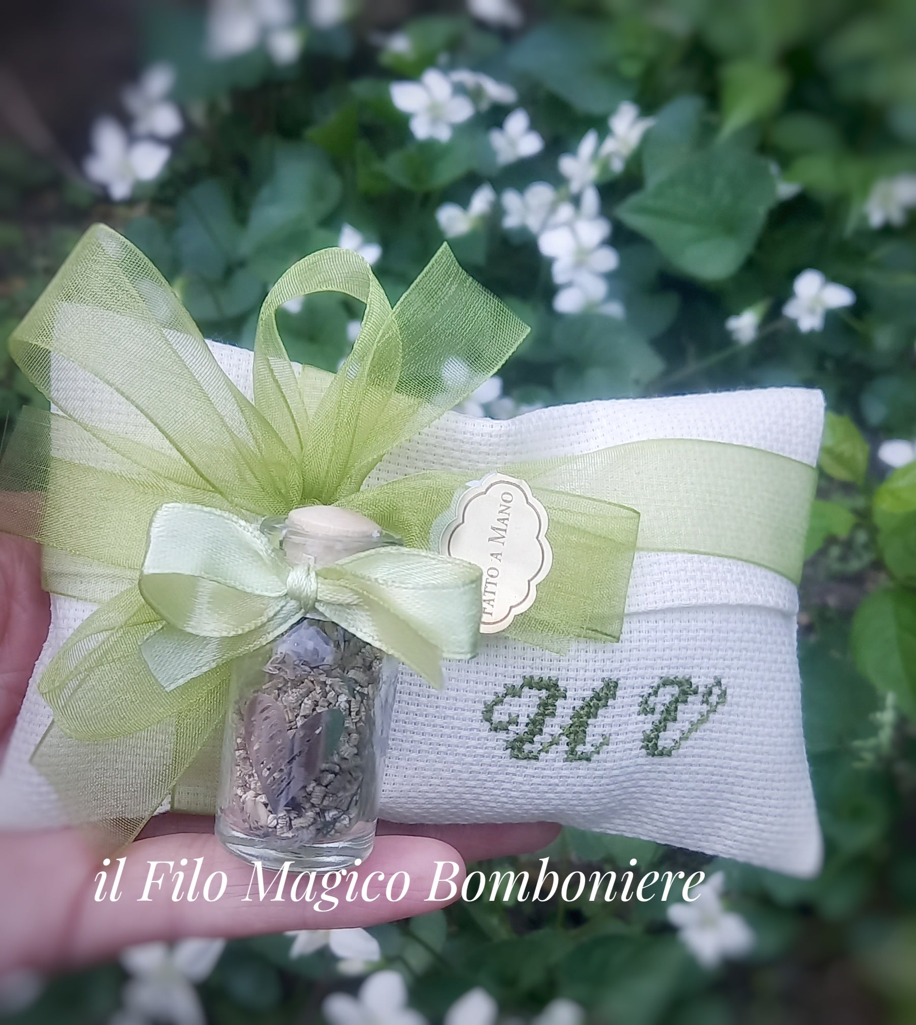 Bomboniera artigianale matrimonio con semi di fiori in boccetta