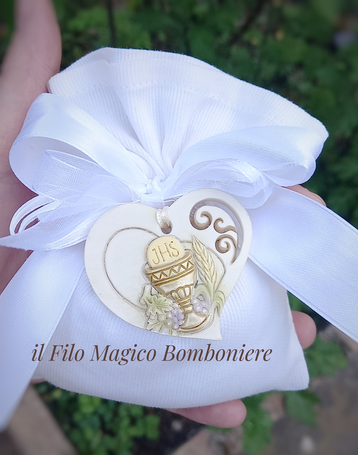 Bomboniera Prima Comunione sacchetto bianco con icona cuore in resina