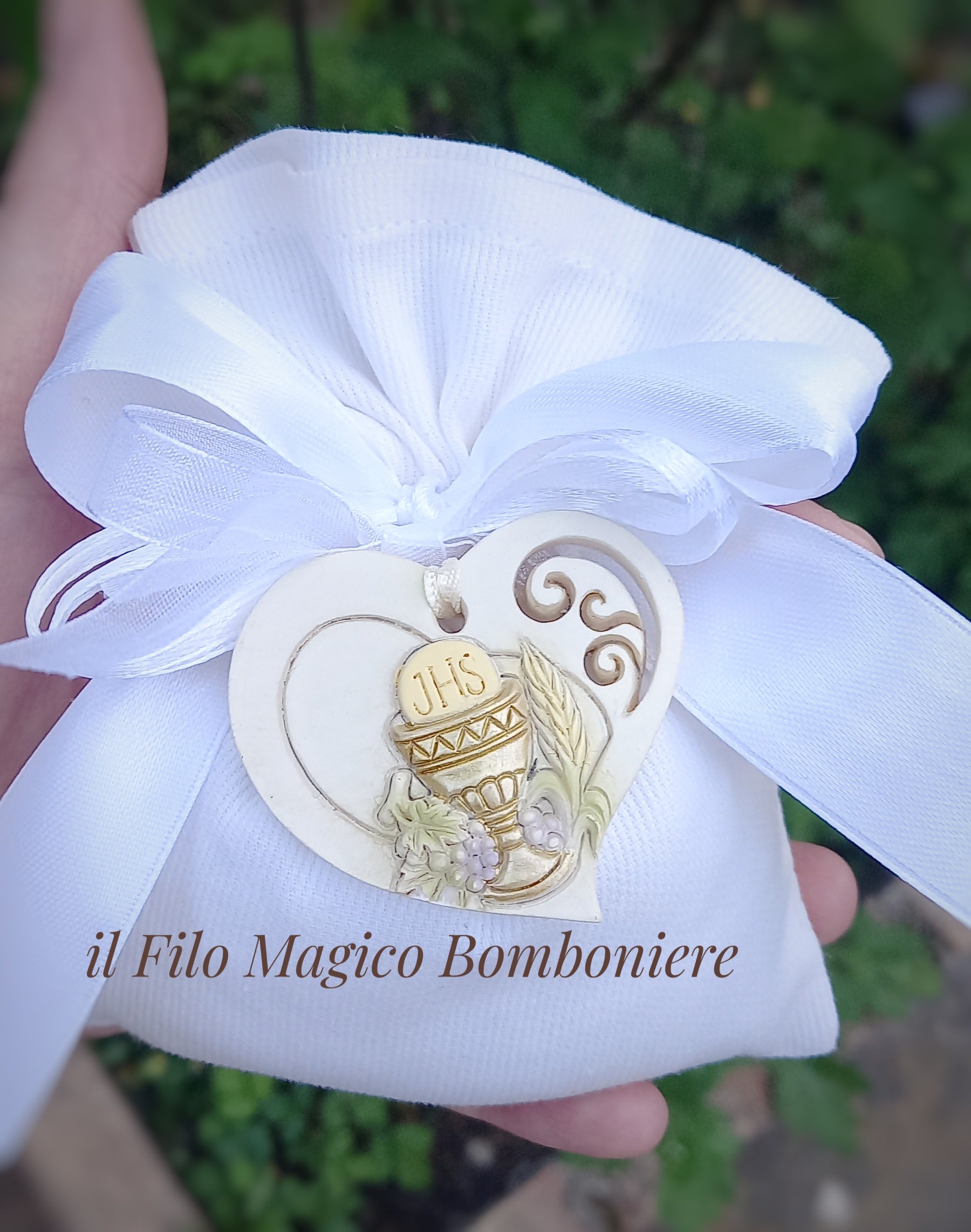 Bomboniera Prima Comunione sacchetto bianco con icona cuore in resina