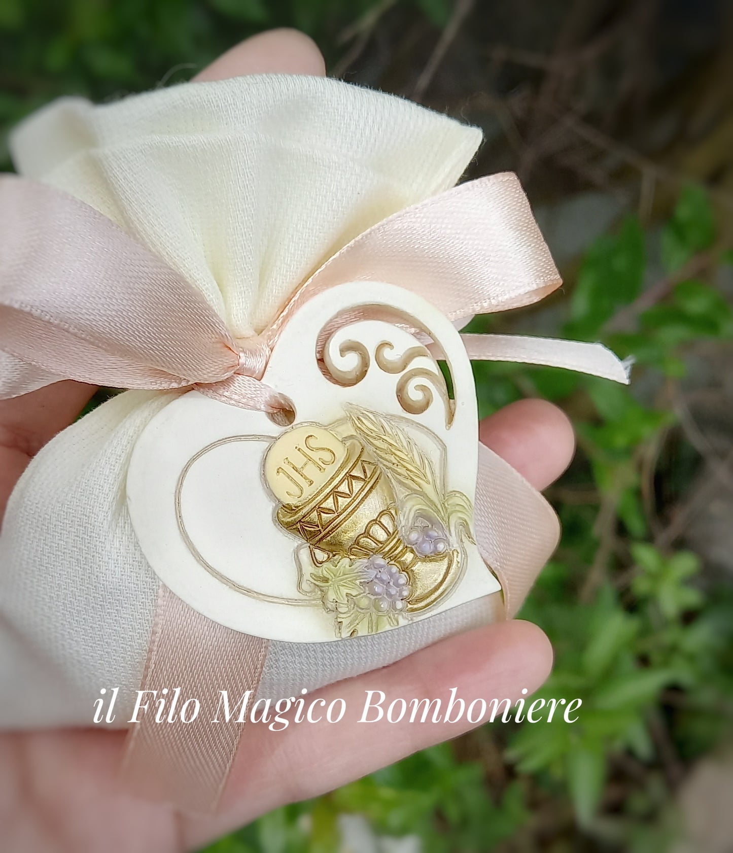 Dettaglio sacchetto fatto a mano 8x9 cm con simbolo Prima Comunione