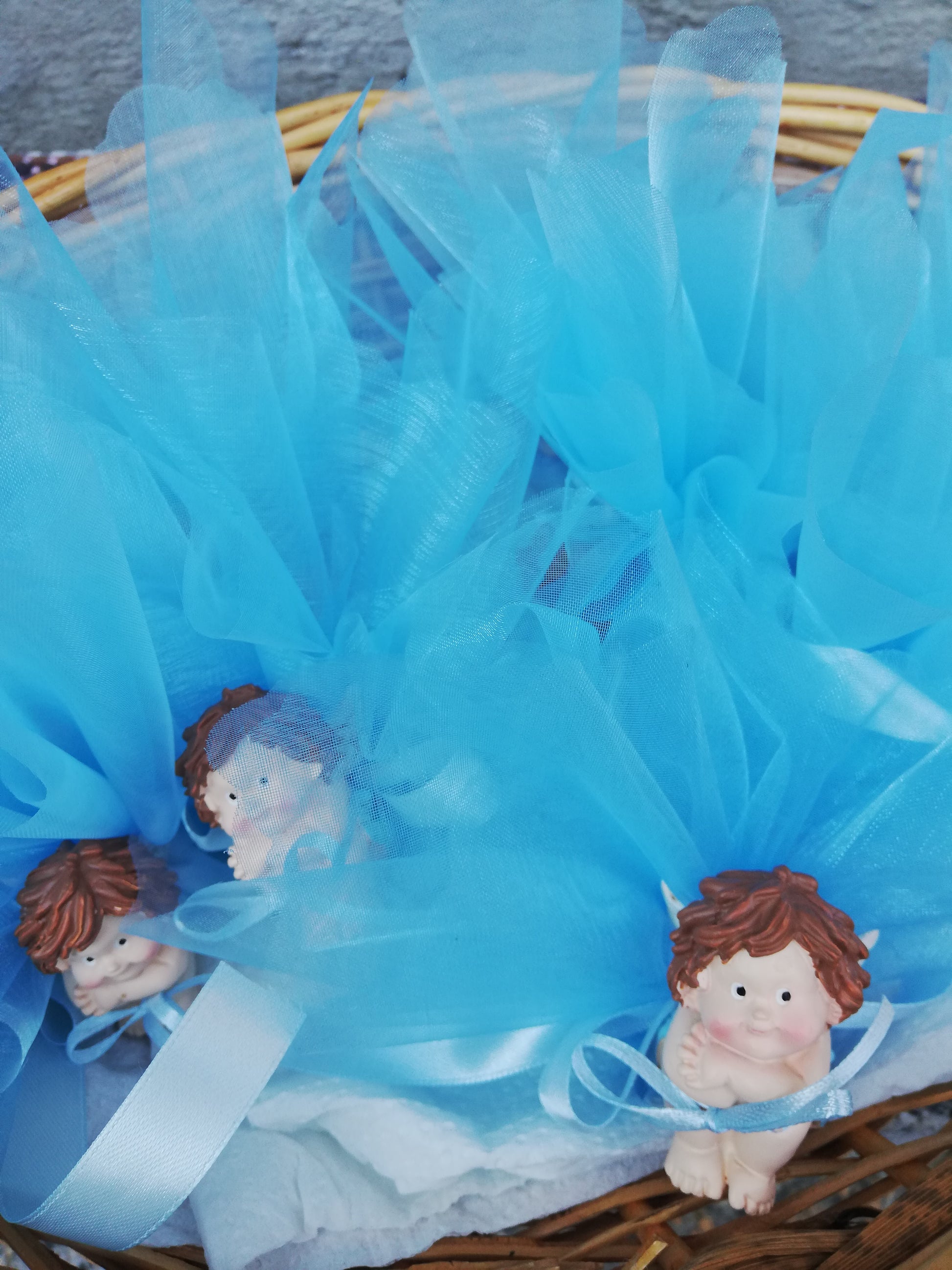 angioletti con tulle azzurro